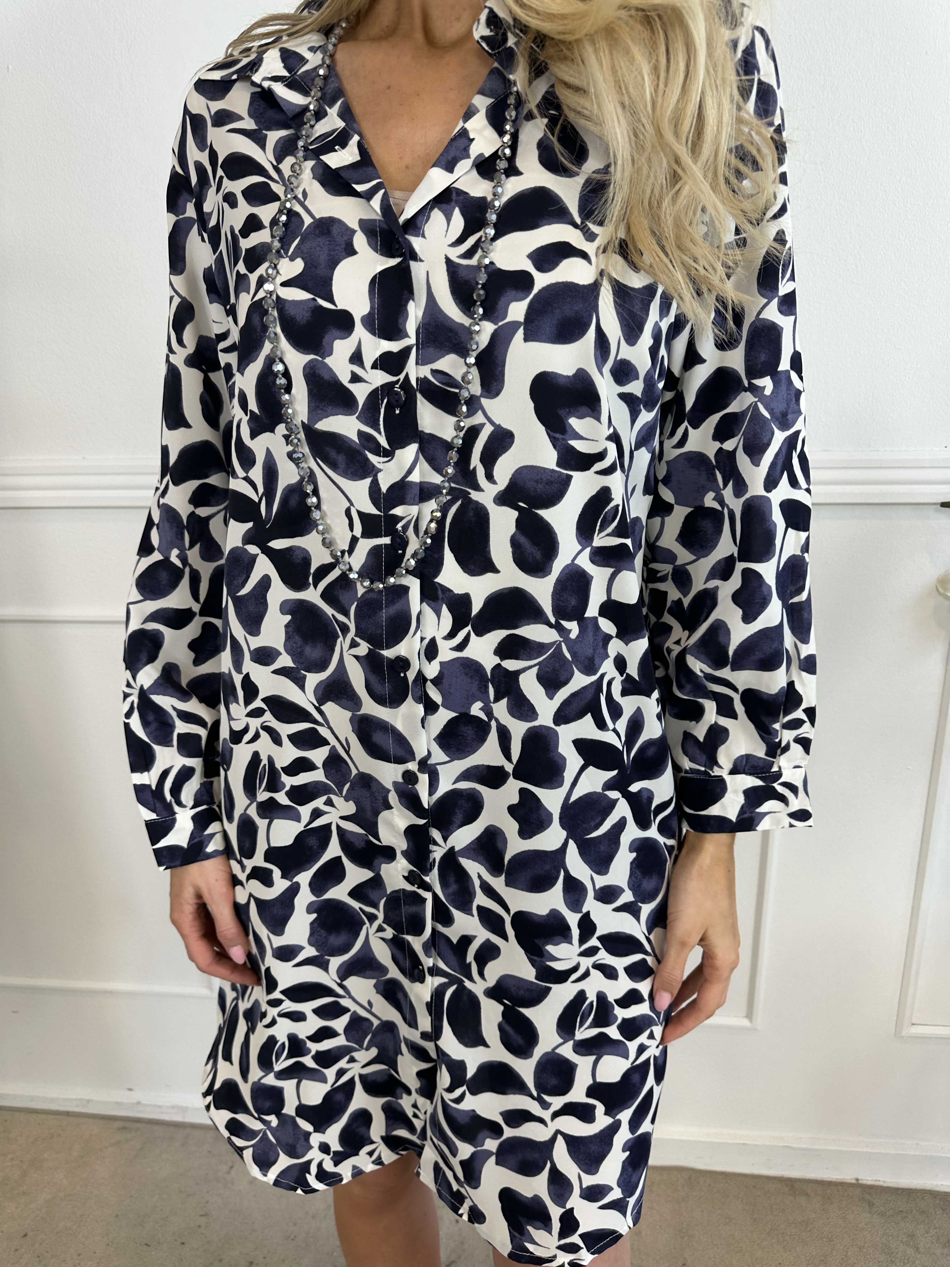 Zora - Lang mønstret skjortekjole